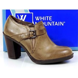 Women's Shoes White Mountain Ticket Ankle Booties Shooties Taupe Smooth Size 6.5